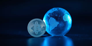 Cryptomonnaie représentée dans le contexte plus large des marchés financiers mondiaux